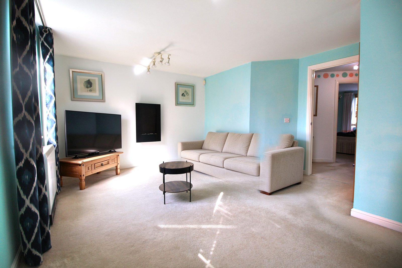 Spacious 3-Bedroom Ground Floor Apartment with Ensuite