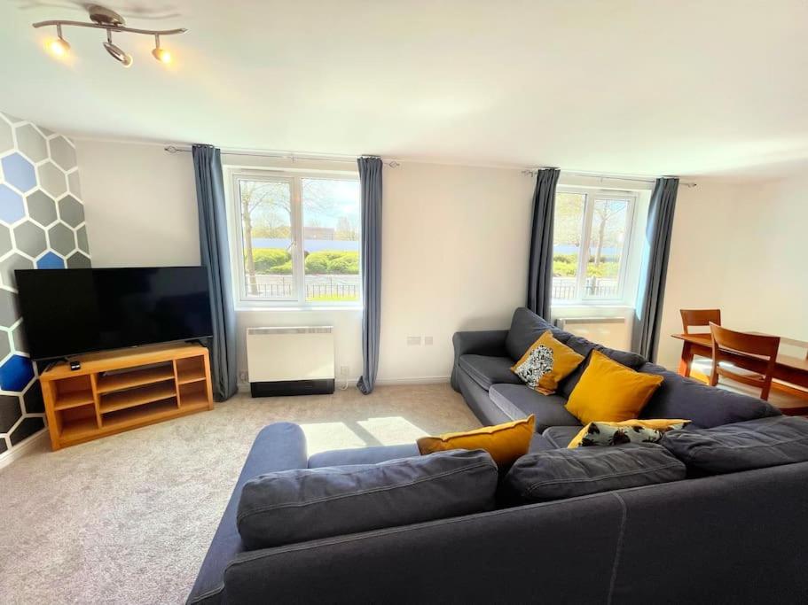 Spacious 3-Bedroom Ground Floor Apartment 3