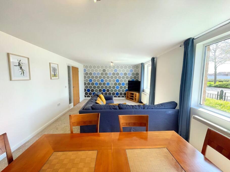 Spacious 3-Bedroom Ground Floor Apartment 4